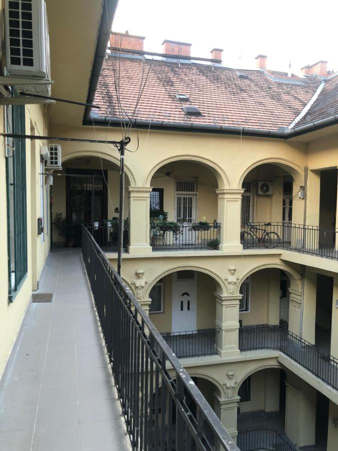 V57 Apartment Oktogon بودابست المظهر الخارجي الصورة